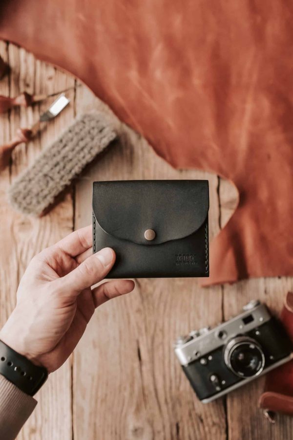 Hand-sewn Leather Wallet in Ebony